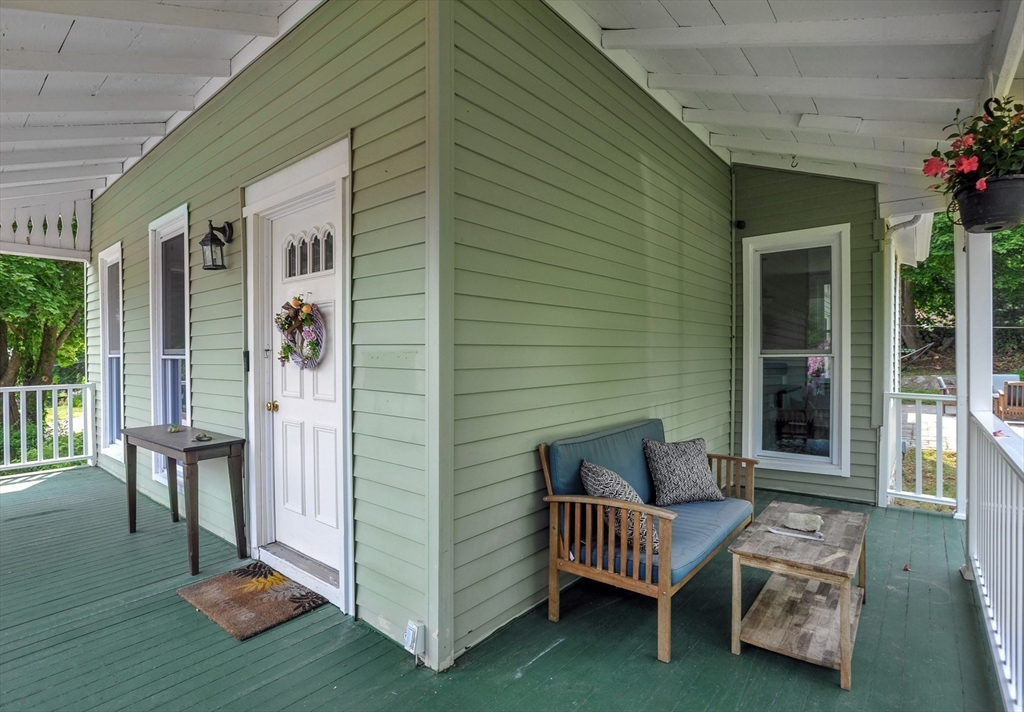 Hingham, Massachusetts, 02043, United States, 3 Bedrooms Bedrooms, ,2 BathroomsBathrooms,Residential,For Sale,1846481