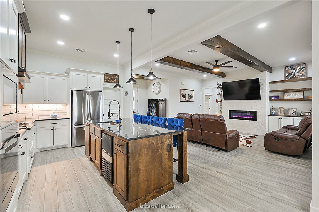 Bryan, Texas, 77808-7031, United States, 4 Bedrooms Bedrooms, ,4 BathroomsBathrooms,Residential,For Sale,1978481