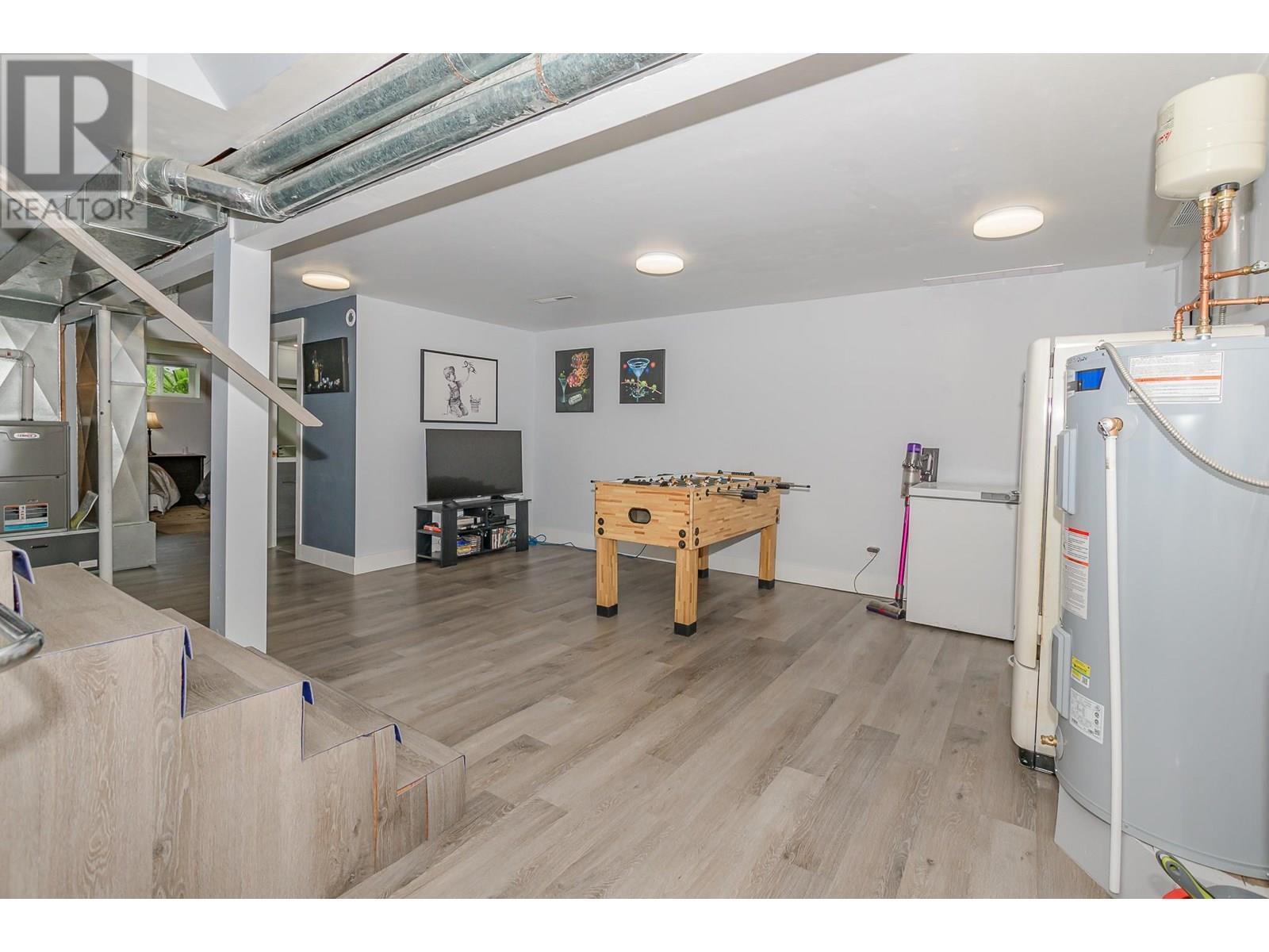 SICAMOUS, British Columbia, V0E 2V4, CA, 3 Bedrooms Bedrooms, ,2 BathroomsBathrooms,Residential,For Sale,1903862