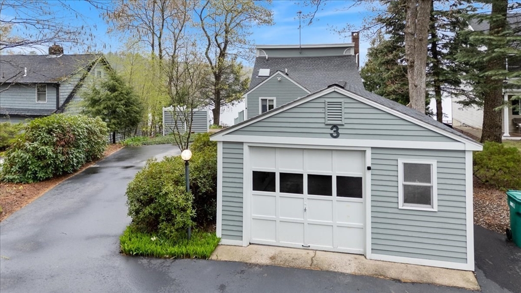 Kingston, New Hampshire, 03848, United States, 2 Bedrooms Bedrooms, ,2 BathroomsBathrooms,Residential,For Sale,1879269