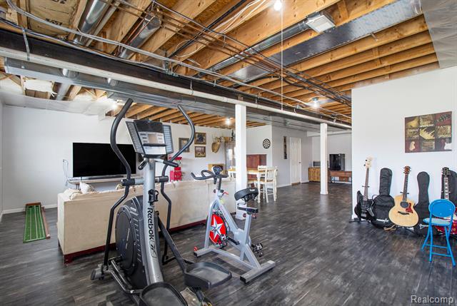 Oceola Twp, Michigan, 48843, United States, 3 Bedrooms Bedrooms, ,4 BathroomsBathrooms,Residential,For Sale,1980235