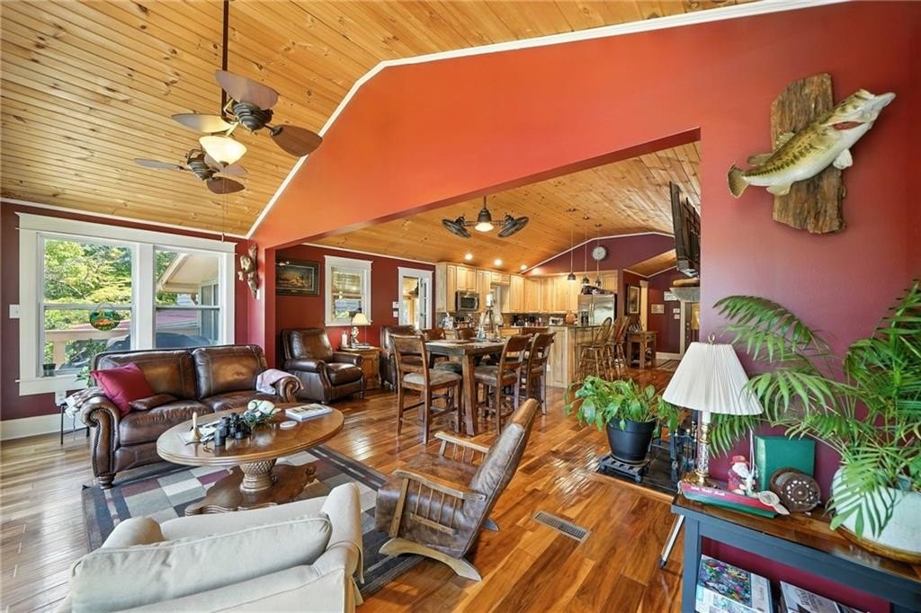 Talking Rock, Georgia, 30175, United States, 4 Bedrooms Bedrooms, ,3 BathroomsBathrooms,Residential,For Sale,1973783