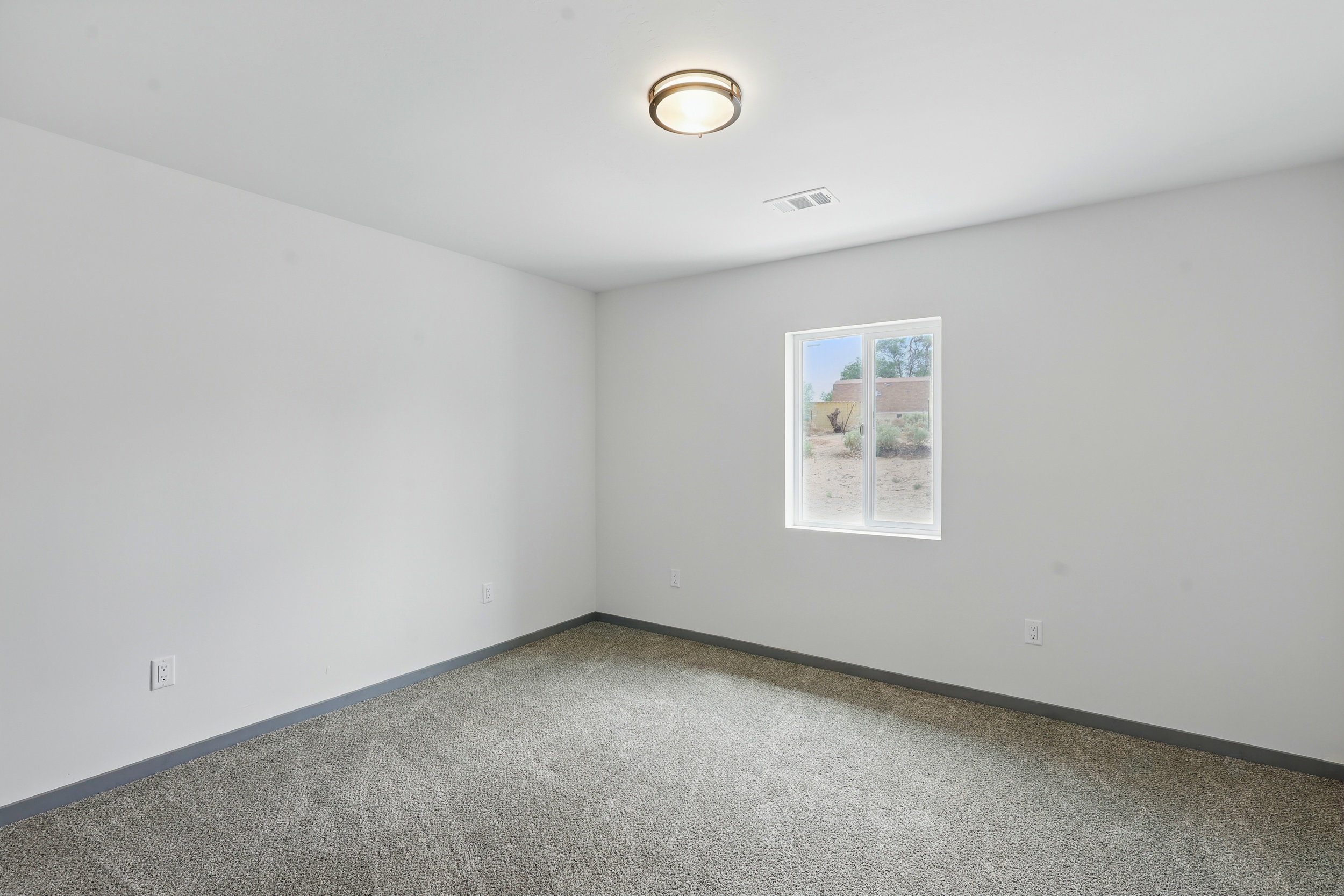 Los Lunas, New Mexico, 87031, United States, 4 Bedrooms Bedrooms, ,2 BathroomsBathrooms,Residential,For Sale,1943131