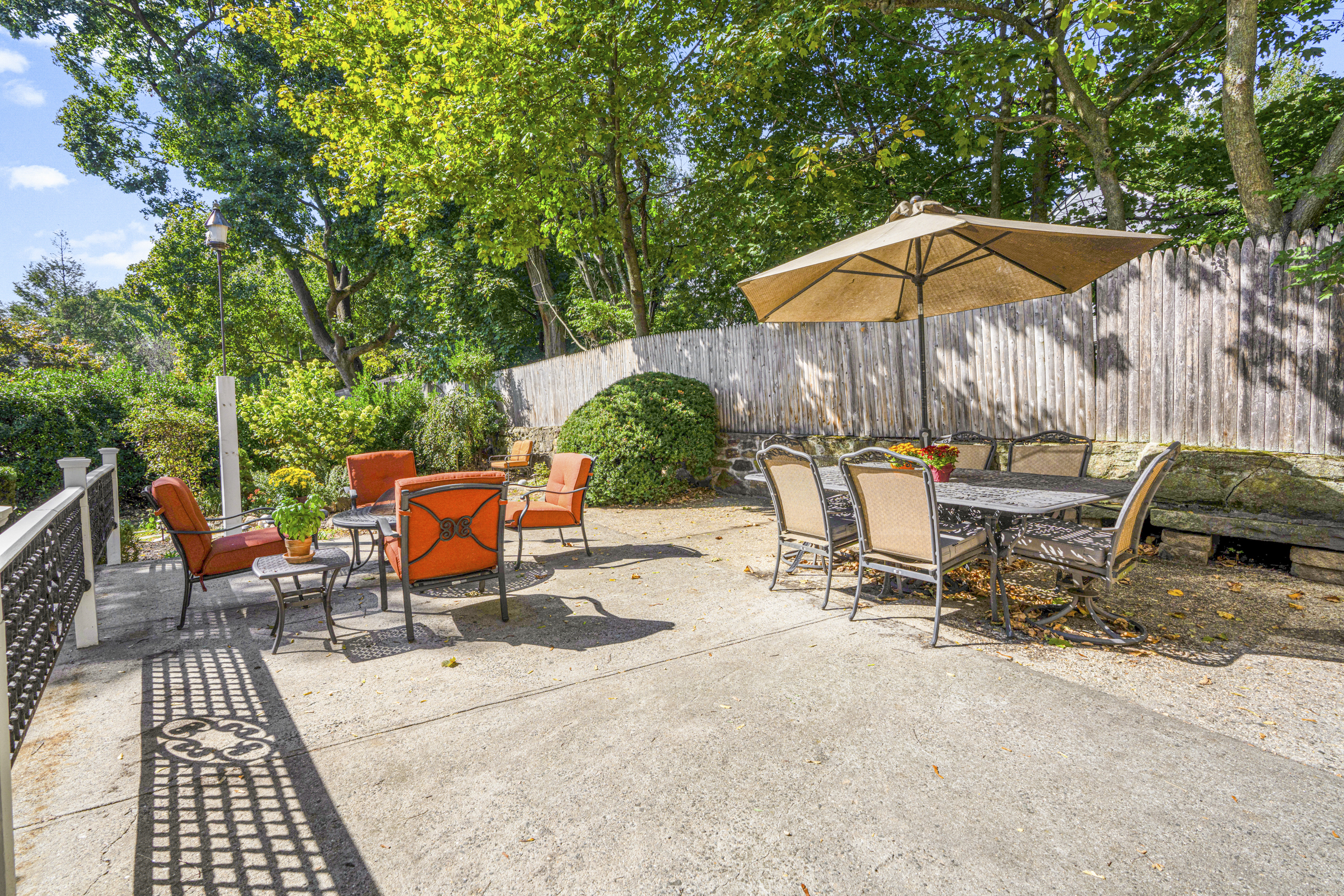  Lovely Larchmont Colonial - 物件實景