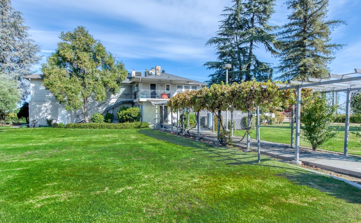 Kerman, California, 93630, United States, 5 Bedrooms Bedrooms, ,3 BathroomsBathrooms,Residential,For Sale,1928392