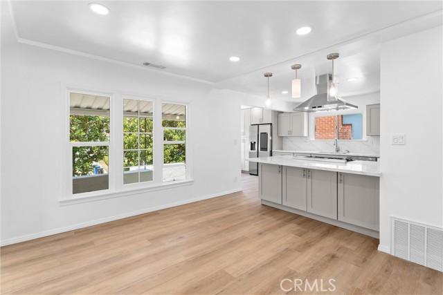 Los Angeles, California, 90043, United States, 3 Bedrooms Bedrooms, ,2 BathroomsBathrooms,Residential,For Sale,1909410