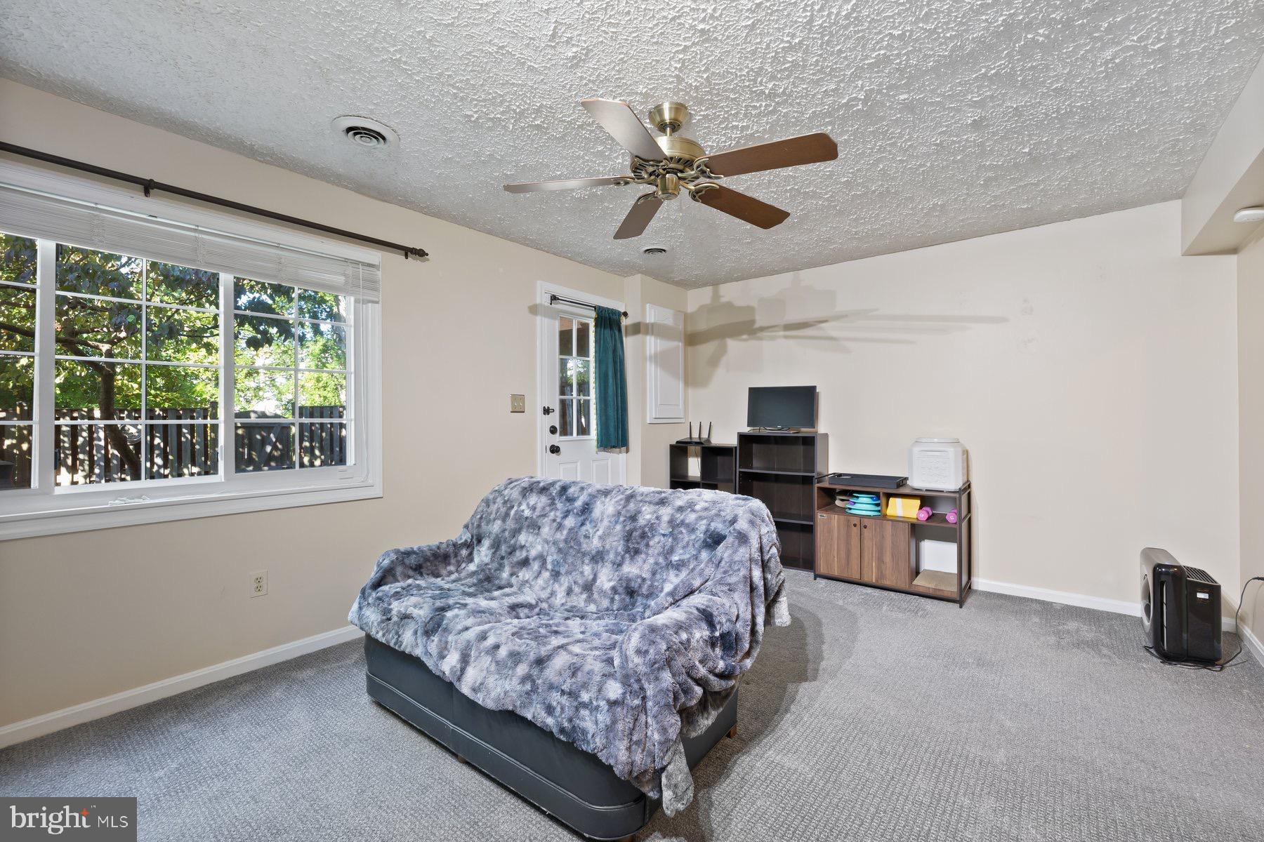 Centreville, Virginia, 20121, United States, 3 Bedrooms Bedrooms, ,4 BathroomsBathrooms,Residential,For Sale,1974352