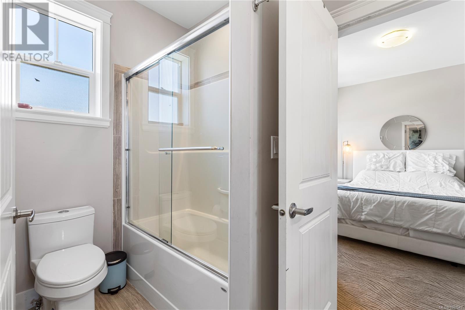 LANGFORD, British Columbia, V9B 0L2, CA, 5 Bedrooms Bedrooms, ,5 BathroomsBathrooms,Residential,For Sale,1896938