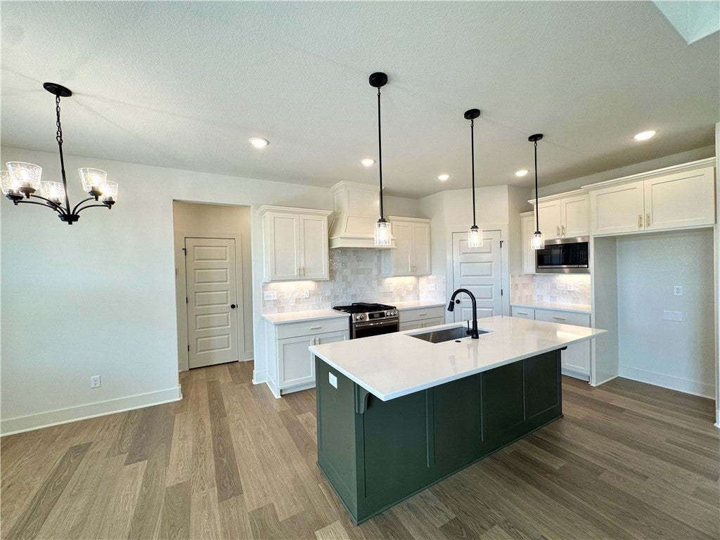 Rogers, Arkansas, 72758, United States, 5 Bedrooms Bedrooms, ,3 BathroomsBathrooms,Residential,For Sale,2002249