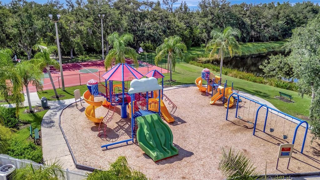 Bradenton, Florida, 34212, United States, 3 Bedrooms Bedrooms, ,4 BathroomsBathrooms,Residential,For Sale,1910869