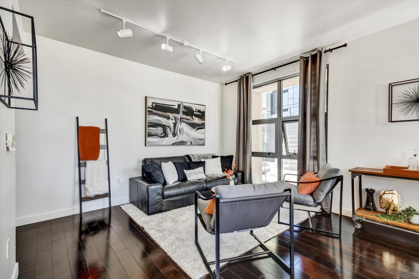 San Jose, California, 95110, United States, 2 Bedrooms Bedrooms, ,2 BathroomsBathrooms,Residential,For Sale,1910782