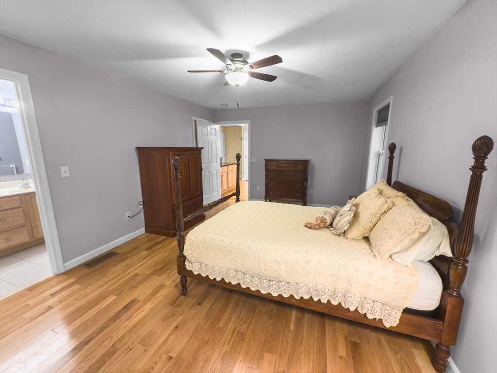 Haverhill, Massachusetts, 01830, United States, 2 Bedrooms Bedrooms, ,3 BathroomsBathrooms,Residential,For Sale,1940361