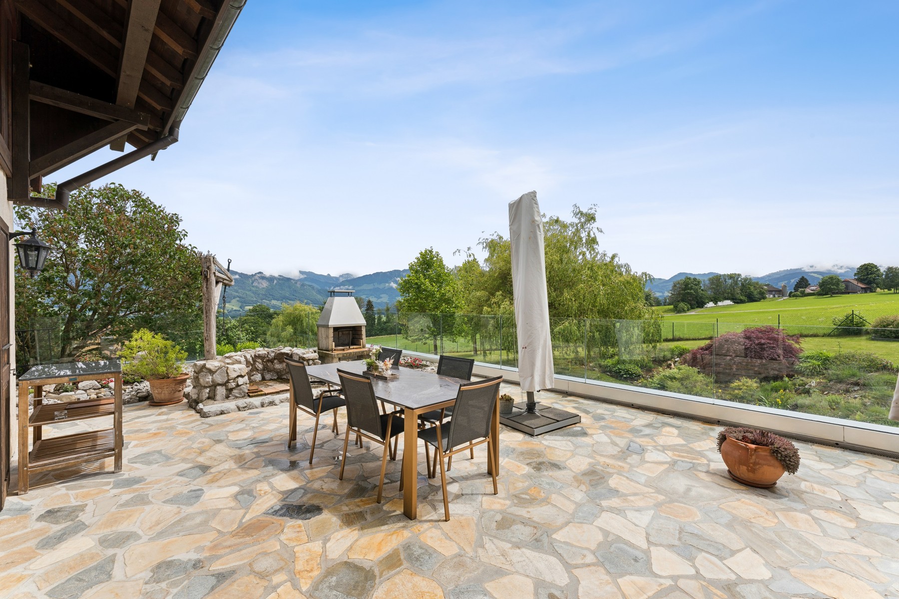 A magnificent, exceptional property located 10 minutes from Bulle and 20 minutes - 物件實景