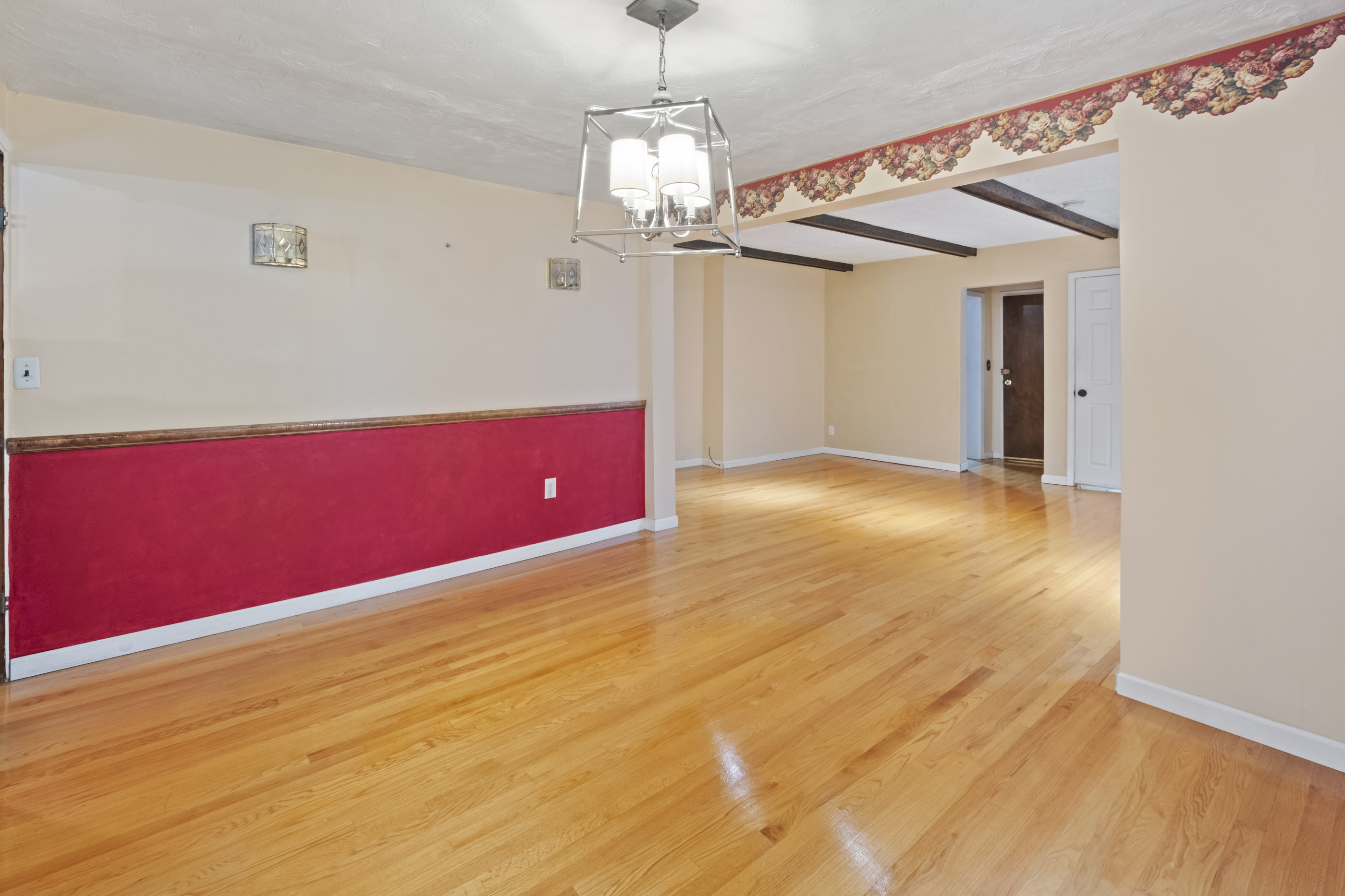 Floral Park, New York, 11001, United States, 3 Bedrooms Bedrooms, ,1 BathroomBathrooms,Residential,For Sale,1988885