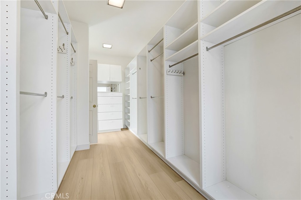 Calabasas, California, 91302, United States, 3 Bedrooms Bedrooms, ,3 BathroomsBathrooms,Residential,For Sale,1885380