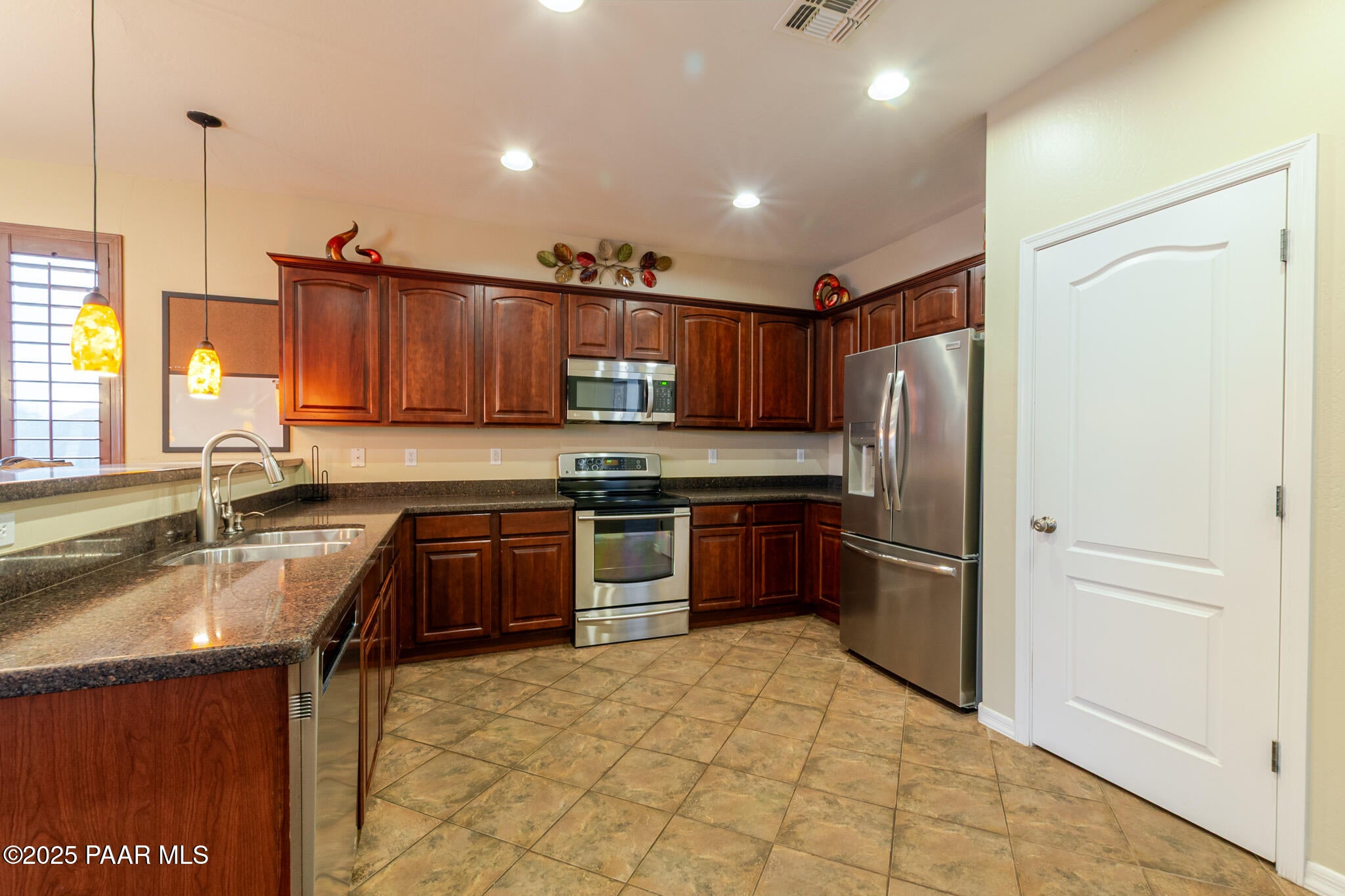 Buckeye, Arizona, 85326, United States, 4 Bedrooms Bedrooms, ,1 BathroomBathrooms,Residential,For Sale,1999085