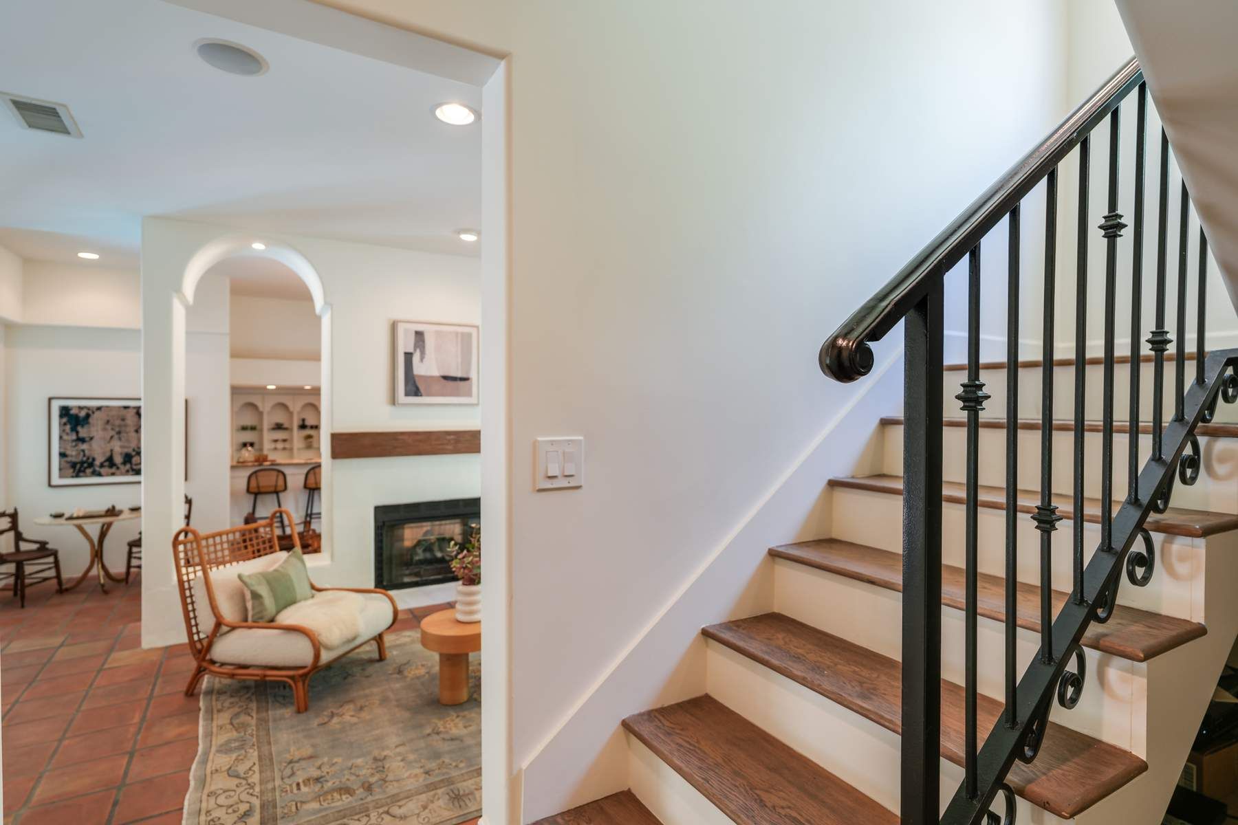  2216 East Live Oak Drive - 物件實景