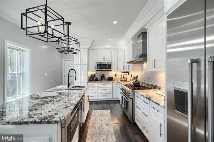 Baltimore, Maryland, 21230, United States, 5 Bedrooms Bedrooms, ,7 BathroomsBathrooms,Residential,For Sale,1920297