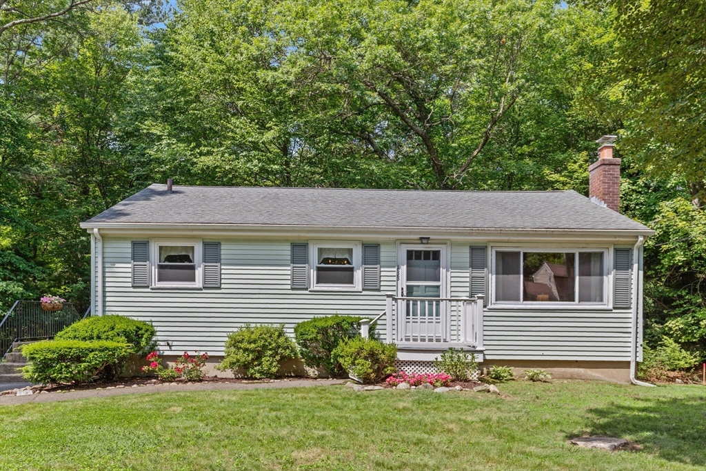 Easton, Massachusetts, 02356, United States, 3 Bedrooms Bedrooms, ,1 BathroomBathrooms,Residential,For Sale,1895599