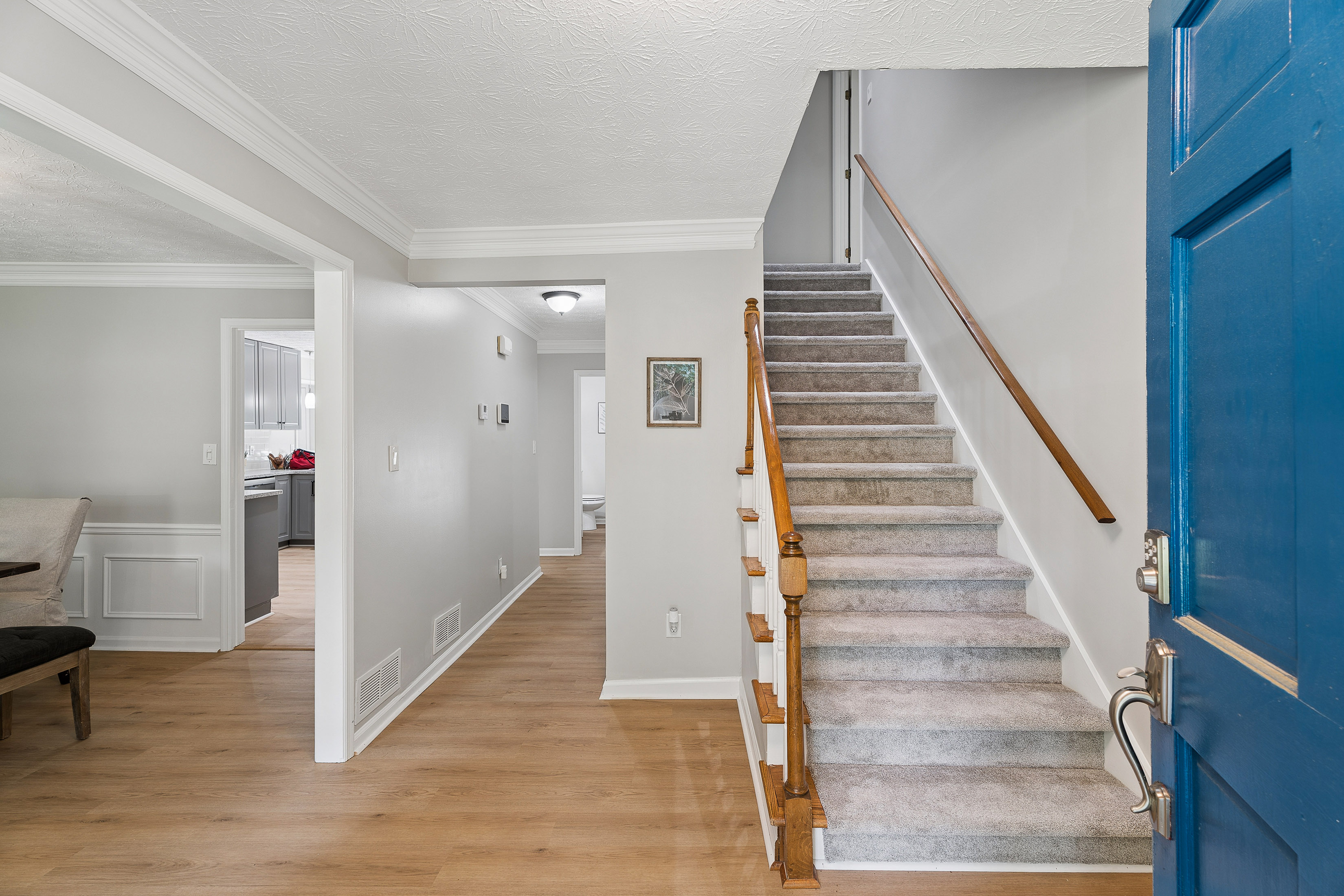  Beautifully Updated Two-story Traditional Home Nestled on a Quiet Cul-de-sac - 物件實景