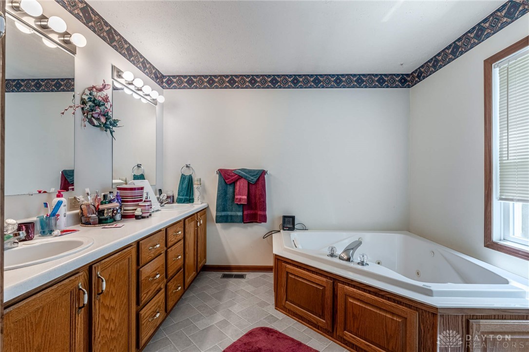 Morrow, Ohio, 45152, United States, 3 Bedrooms Bedrooms, ,2 BathroomsBathrooms,Residential,For Sale,1848127
