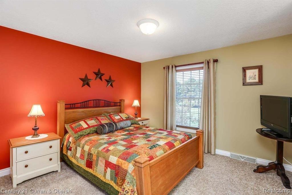 Jackson, Michigan, 49201, United States, 4 Bedrooms Bedrooms, ,3 BathroomsBathrooms,Residential,For Sale,1980498