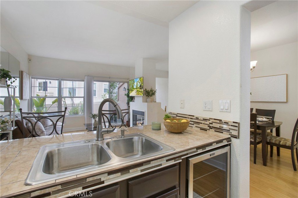 Anaheim, California, 92808, United States, 2 Bedrooms Bedrooms, ,2 BathroomsBathrooms,Residential,For Sale,1917583