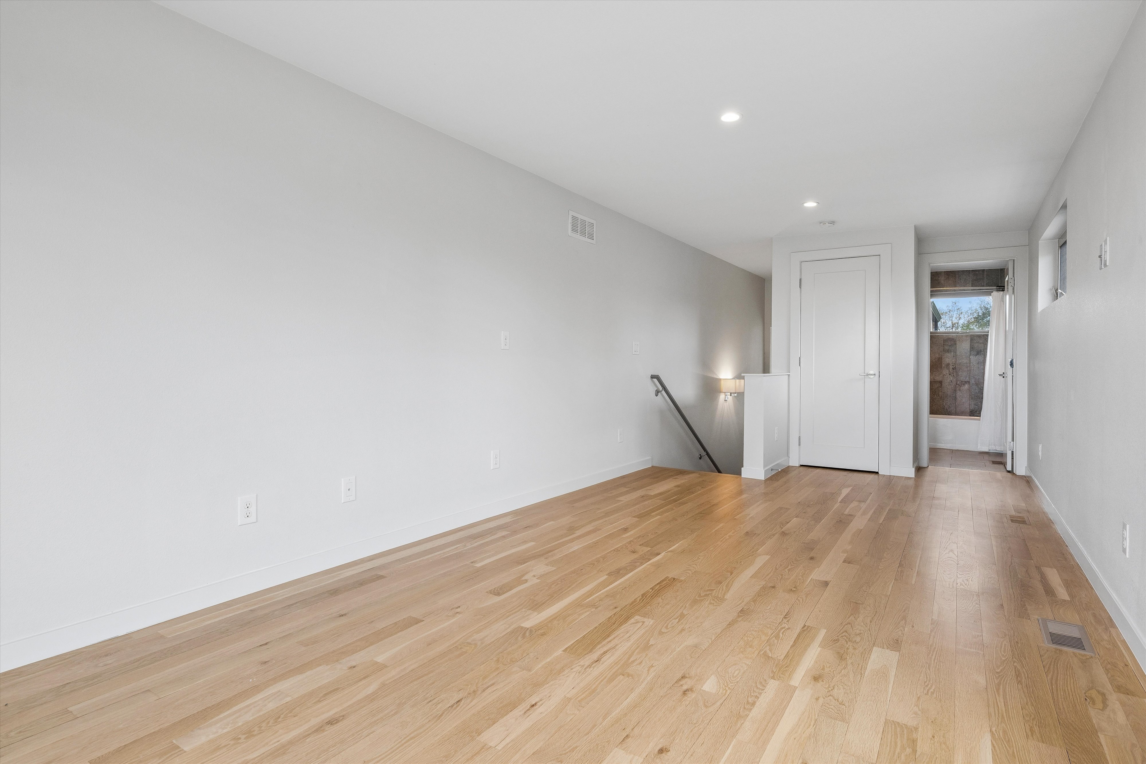  Thoughtfully Designed and Exceptional Quality Duplex - 物件實景