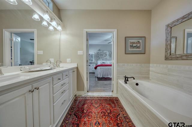 Lindale, Texas, 75771, United States, 3 Bedrooms Bedrooms, ,2 BathroomsBathrooms,Residential,For Sale,1977998