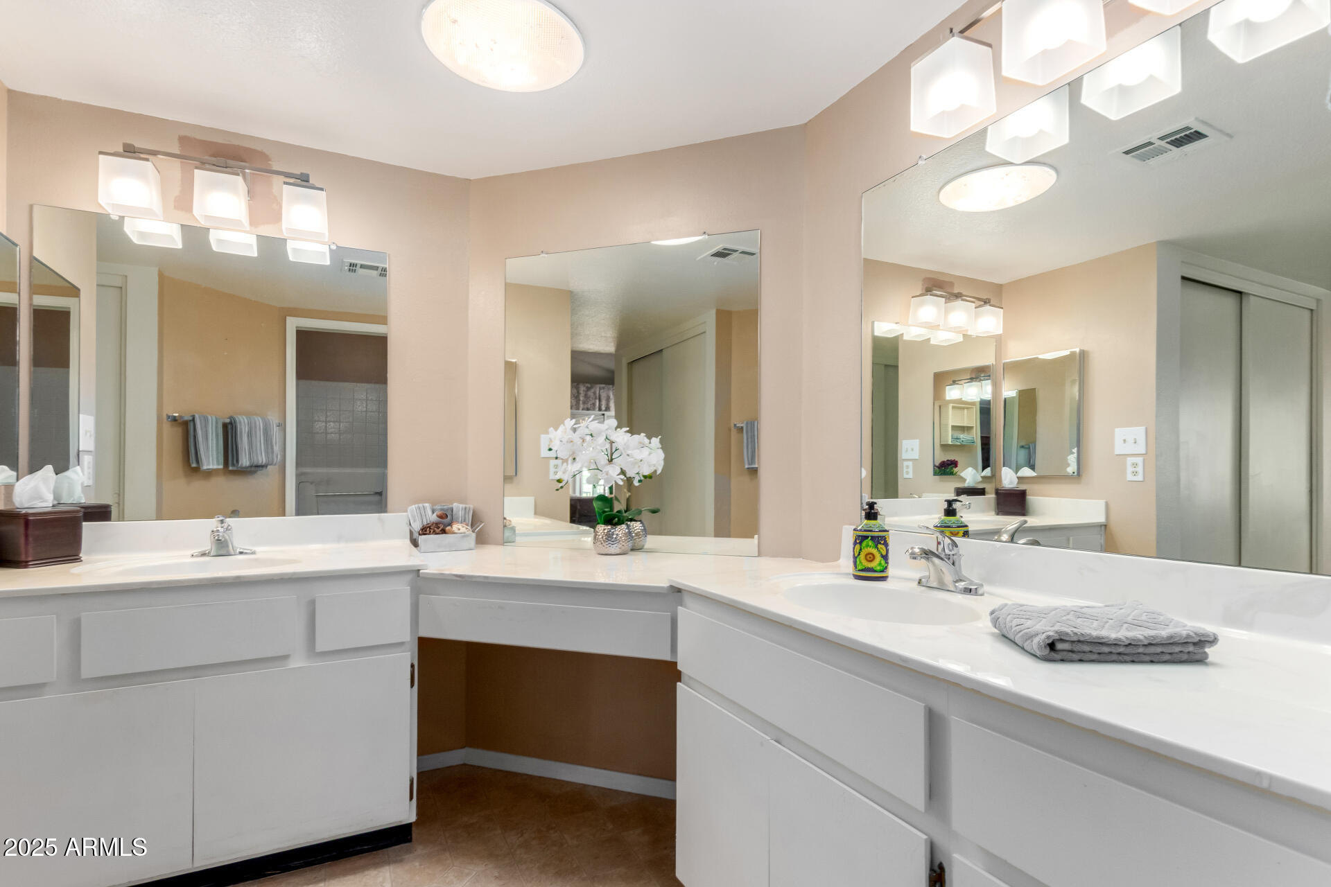 Sun Lakes, Arizona, 85248, United States, 2 Bedrooms Bedrooms, ,2 BathroomsBathrooms,Residential,For Sale,1970813