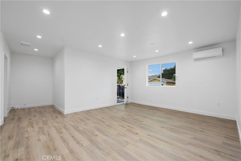 Los Angeles, California, 90011, United States, ,Residential,For Sale,1991089