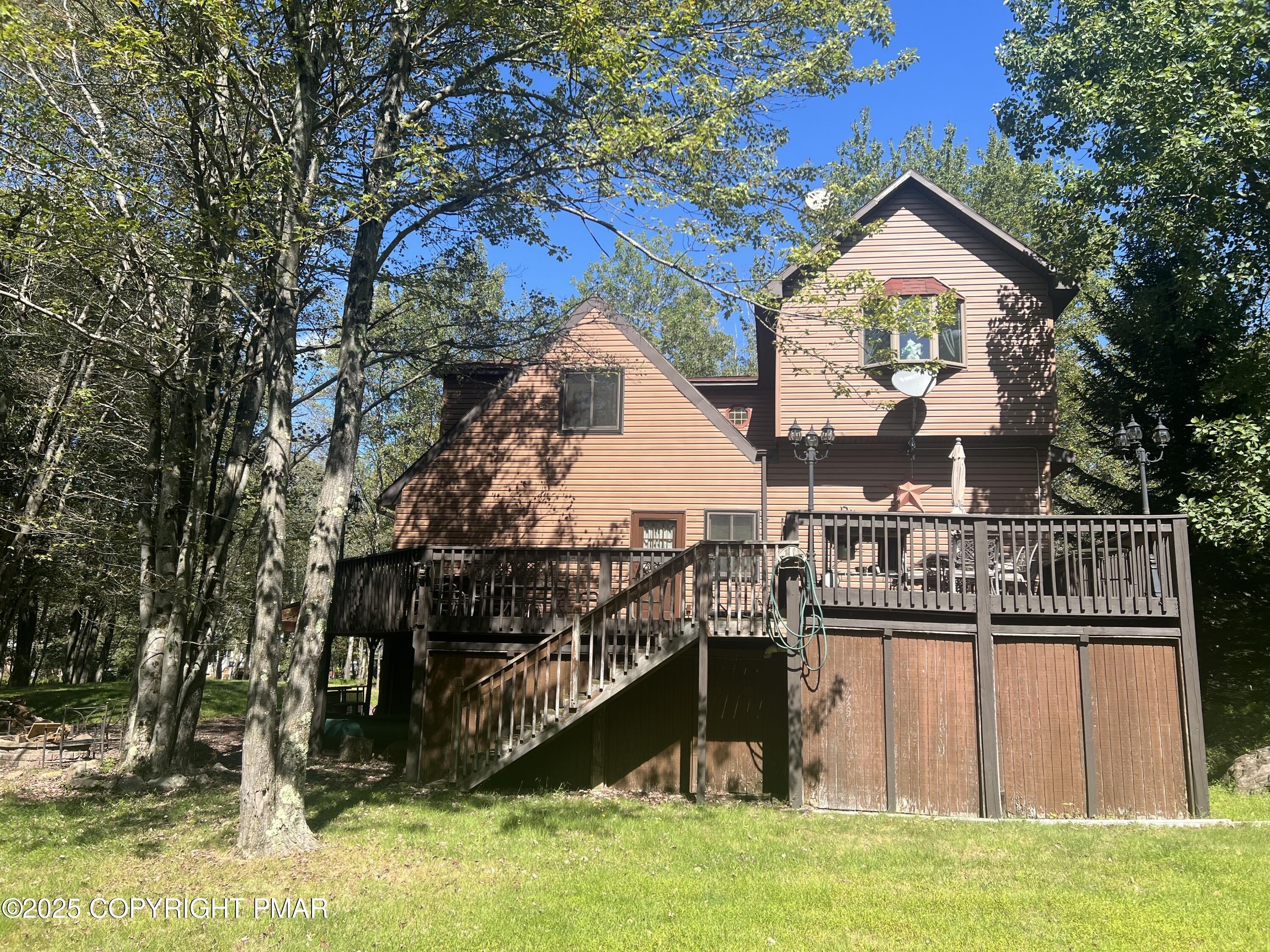 Blakeslee, Pennsylvania, 18610, United States, 4 Bedrooms Bedrooms, ,3 BathroomsBathrooms,Residential,For Sale,1982543