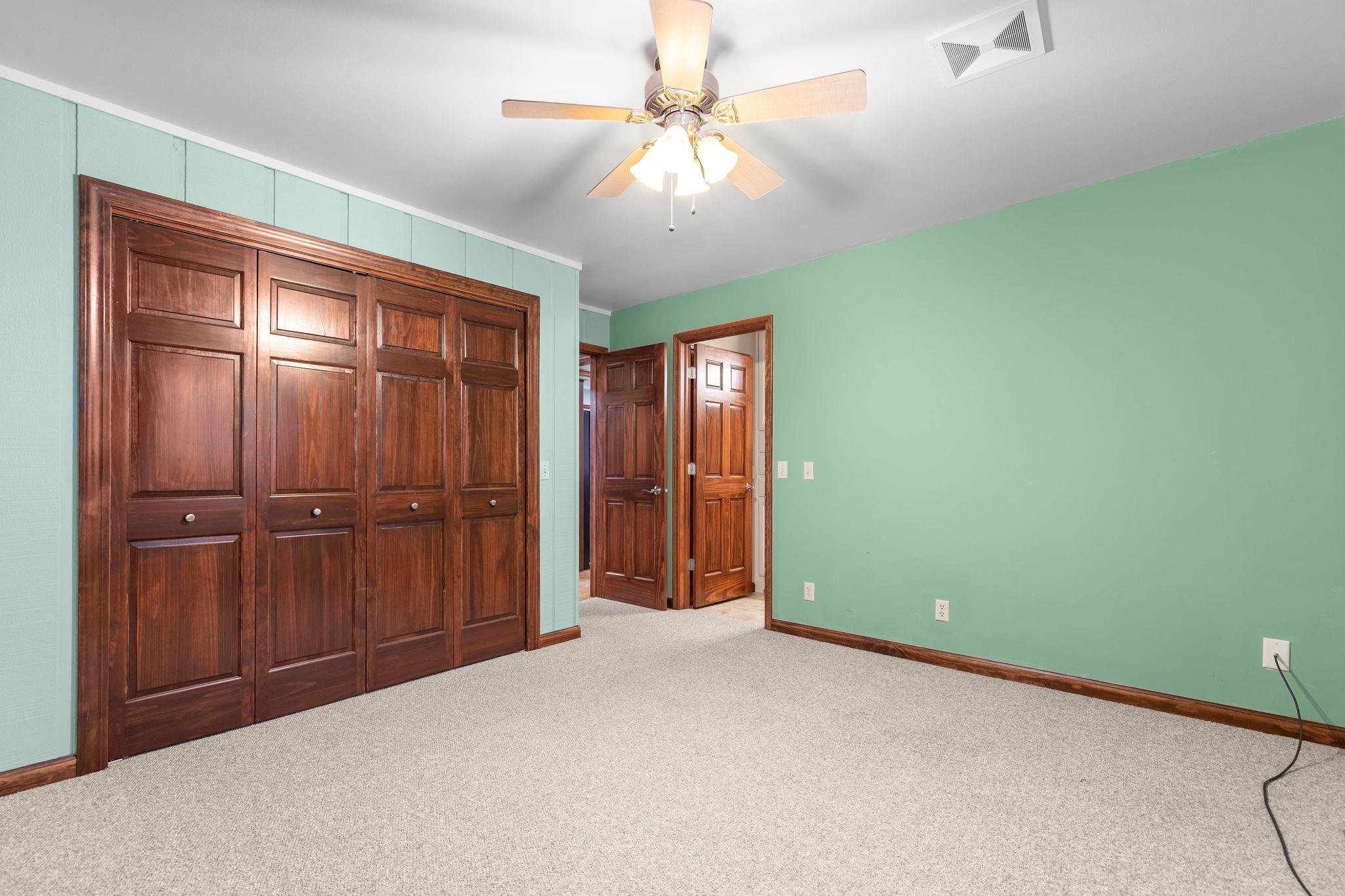 MENASHA, Wisconsin, 54942, United States, 4 Bedrooms Bedrooms, ,2 BathroomsBathrooms,Residential,For Sale,1996983