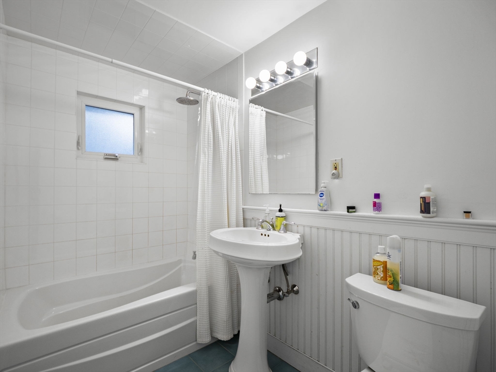 Belmont, Massachusetts, 02478, United States, 3 Bedrooms Bedrooms, ,1 BathroomBathrooms,Residential,For Sale,1988371