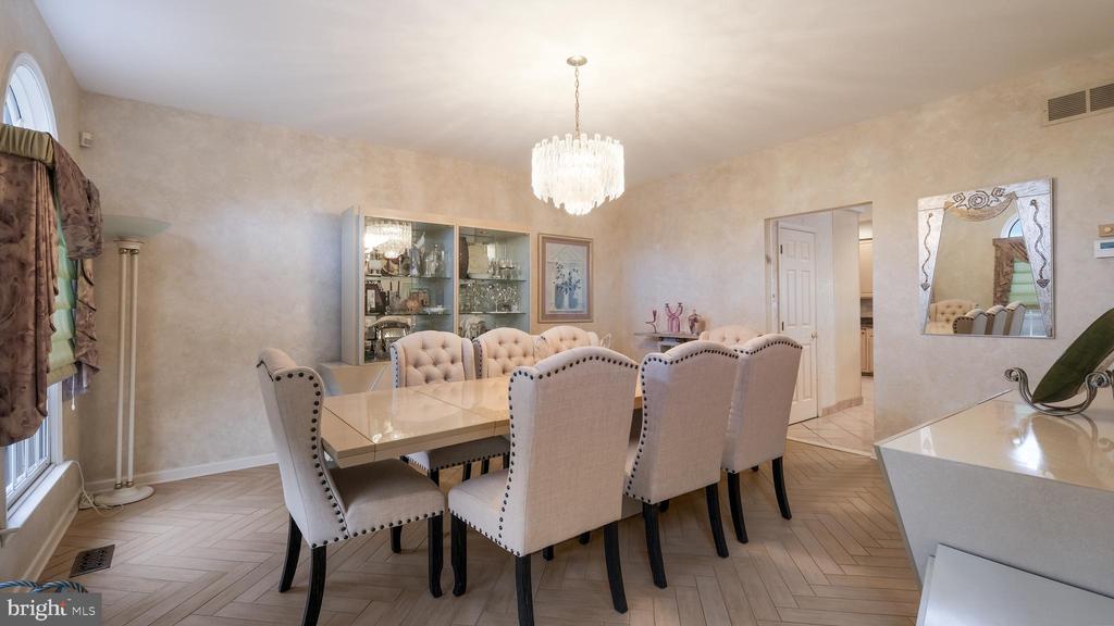 Huntingdon Valley, Pennsylvania, 19006, United States, 4 Bedrooms Bedrooms, ,4 BathroomsBathrooms,Residential,For Sale,1992077