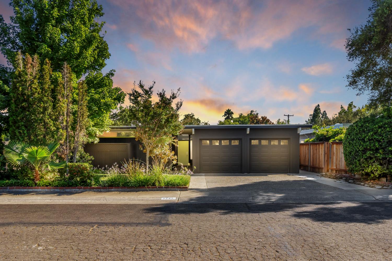 Citrus Heights, California, 95610, United States, 4 Bedrooms Bedrooms, ,2 BathroomsBathrooms,Residential,For Sale,1940276