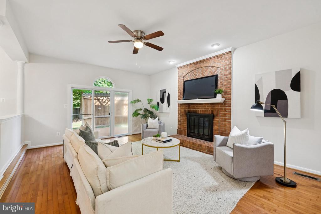 Fairfax Station, Virginia, 22039, United States, 5 Bedrooms Bedrooms, ,4 BathroomsBathrooms,Residential,For Sale,1887245