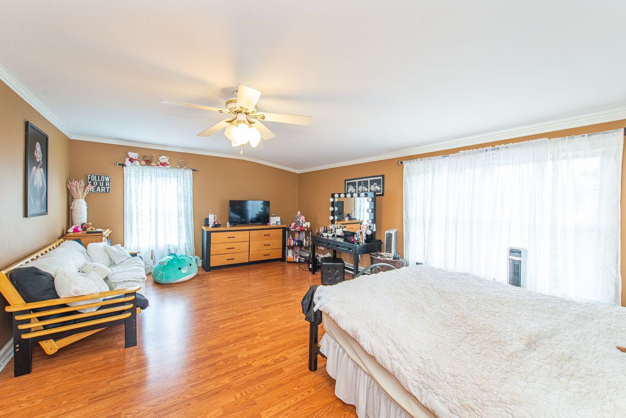 Wood Ridge, New Jersey, 07075, United States, 4 Bedrooms Bedrooms, ,4 BathroomsBathrooms,Residential,For Sale,1978112