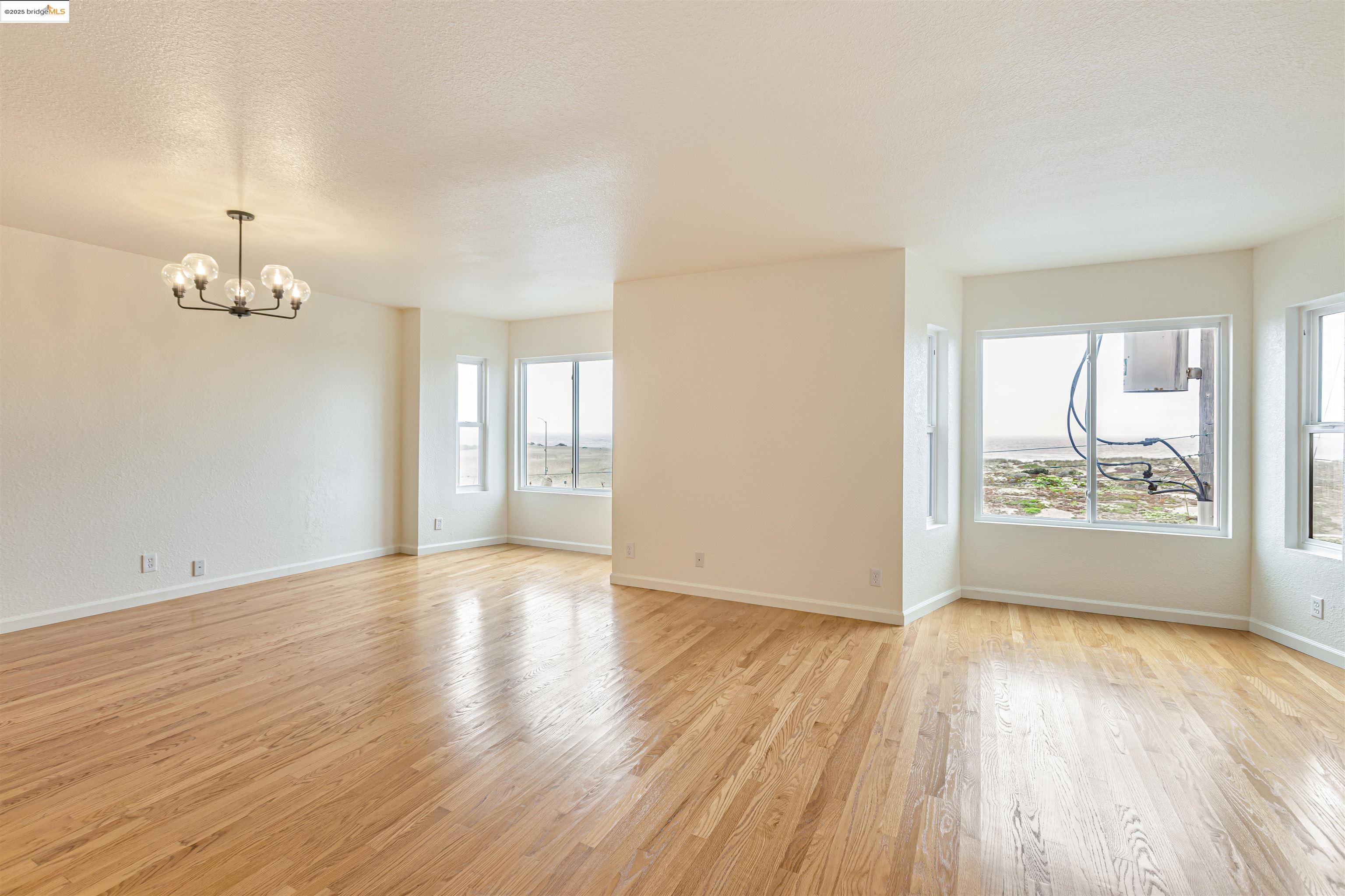 San Francisco, California, 94122, United States, 3 Bedrooms Bedrooms, ,3 BathroomsBathrooms,Residential,For Sale,1949271