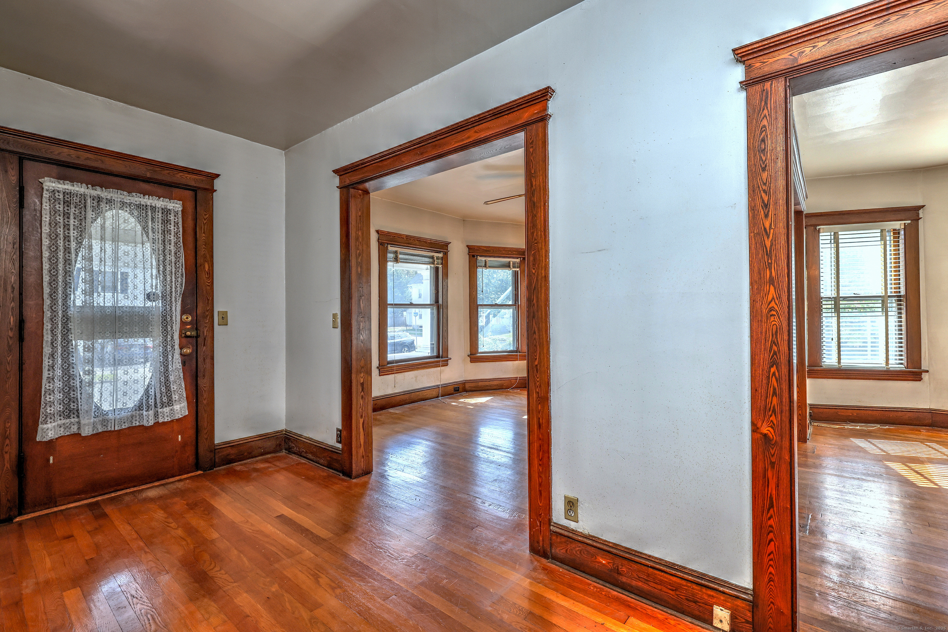 Bridgeport, Connecticut, 06604, United States, 6 Bedrooms Bedrooms, ,2 BathroomsBathrooms,Residential,For Sale,1941003