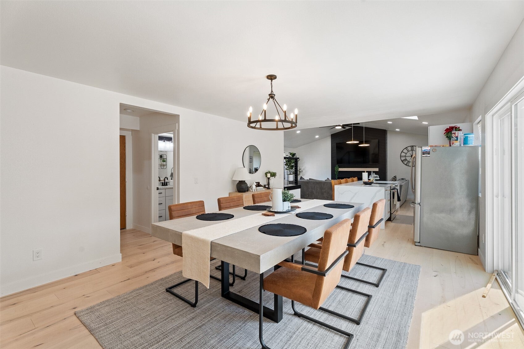 Wenatchee, Washington, 98801, United States, 3 Bedrooms Bedrooms, ,2 BathroomsBathrooms,Residential,For Sale,1939564