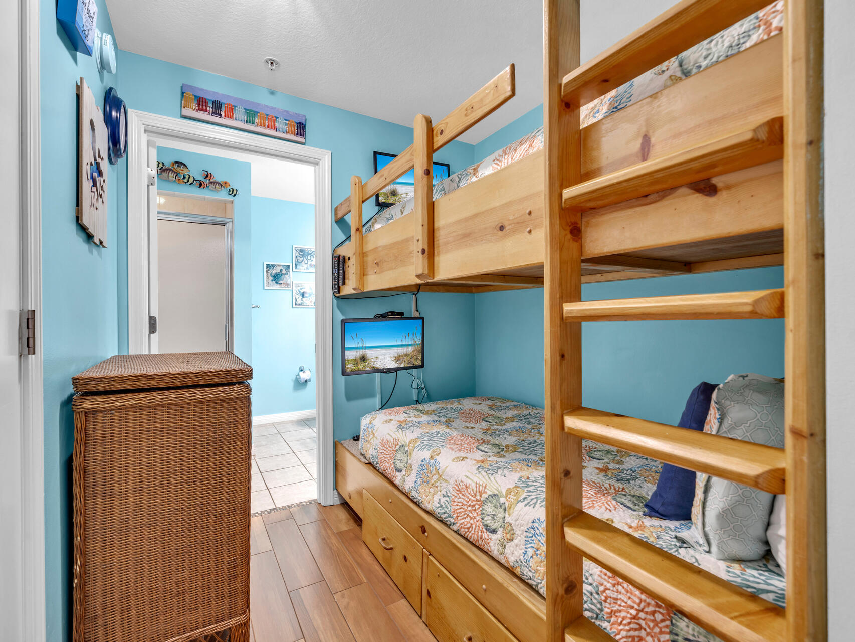 Fort Walton Beach, Florida, 32548, United States, 1 Bedroom Bedrooms, ,2 BathroomsBathrooms,Residential,For Sale,1747414