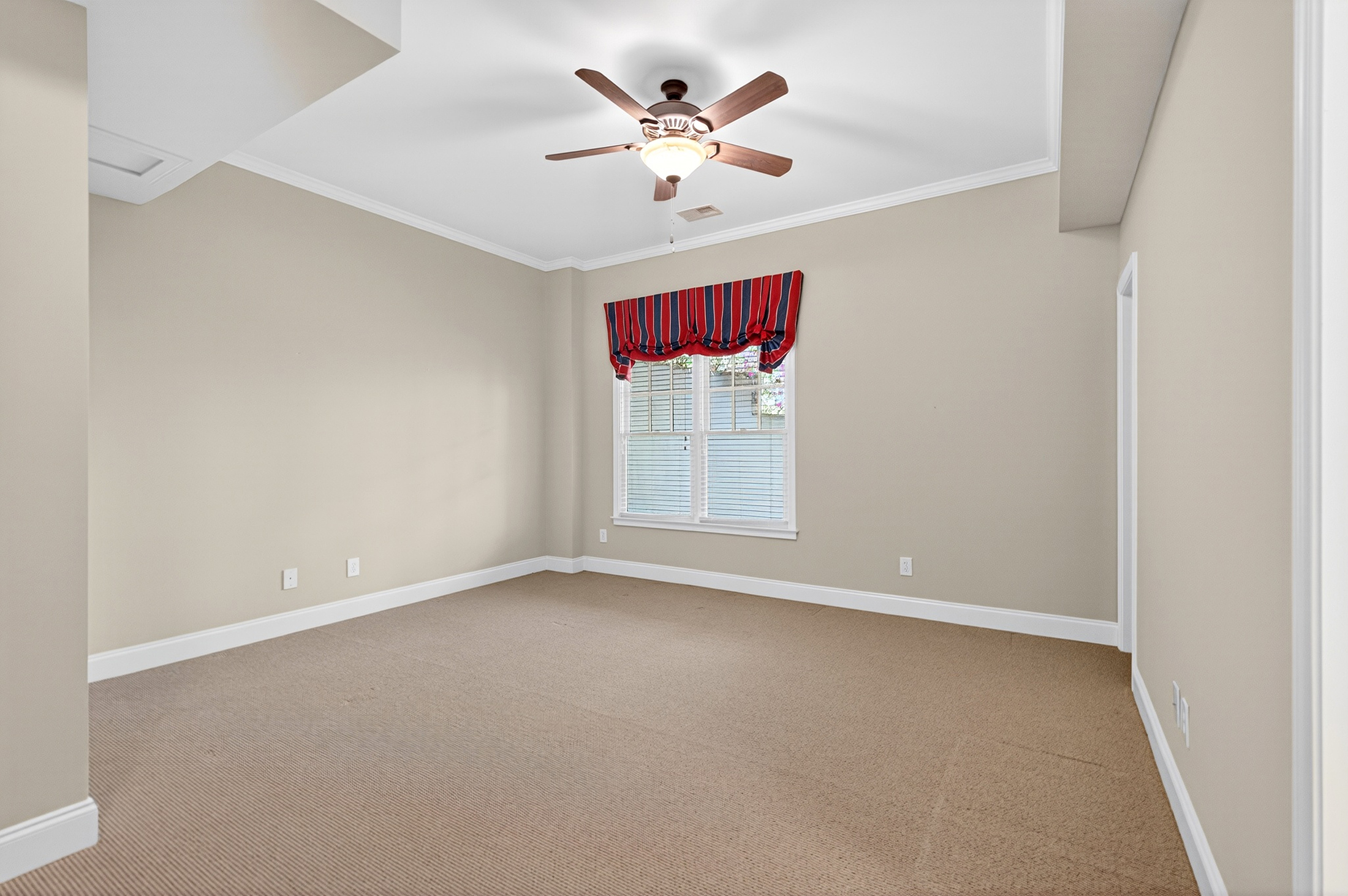  Beautifully Updated Ranch-Style Home in the Prestigious Achasta Golf Community - 物件實景