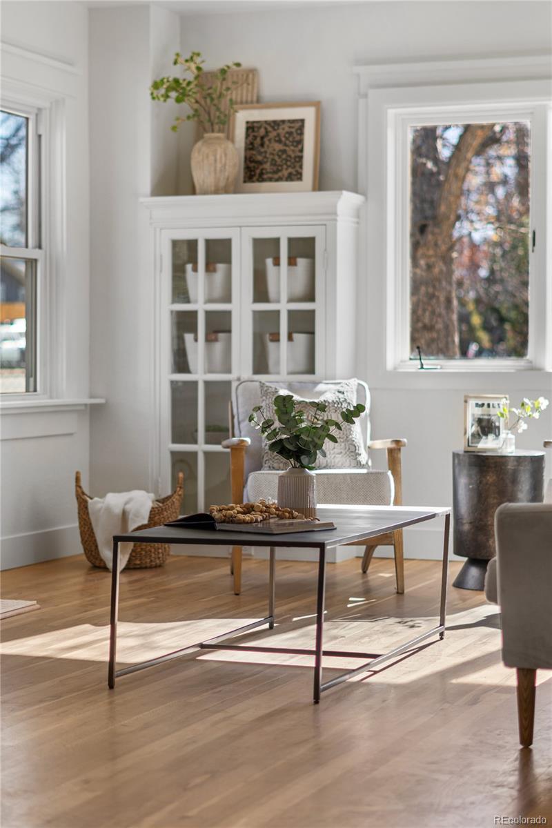 Englewood, Colorado, 80110, United States, 4 Bedrooms Bedrooms, ,2 BathroomsBathrooms,Residential,For Sale,1993019