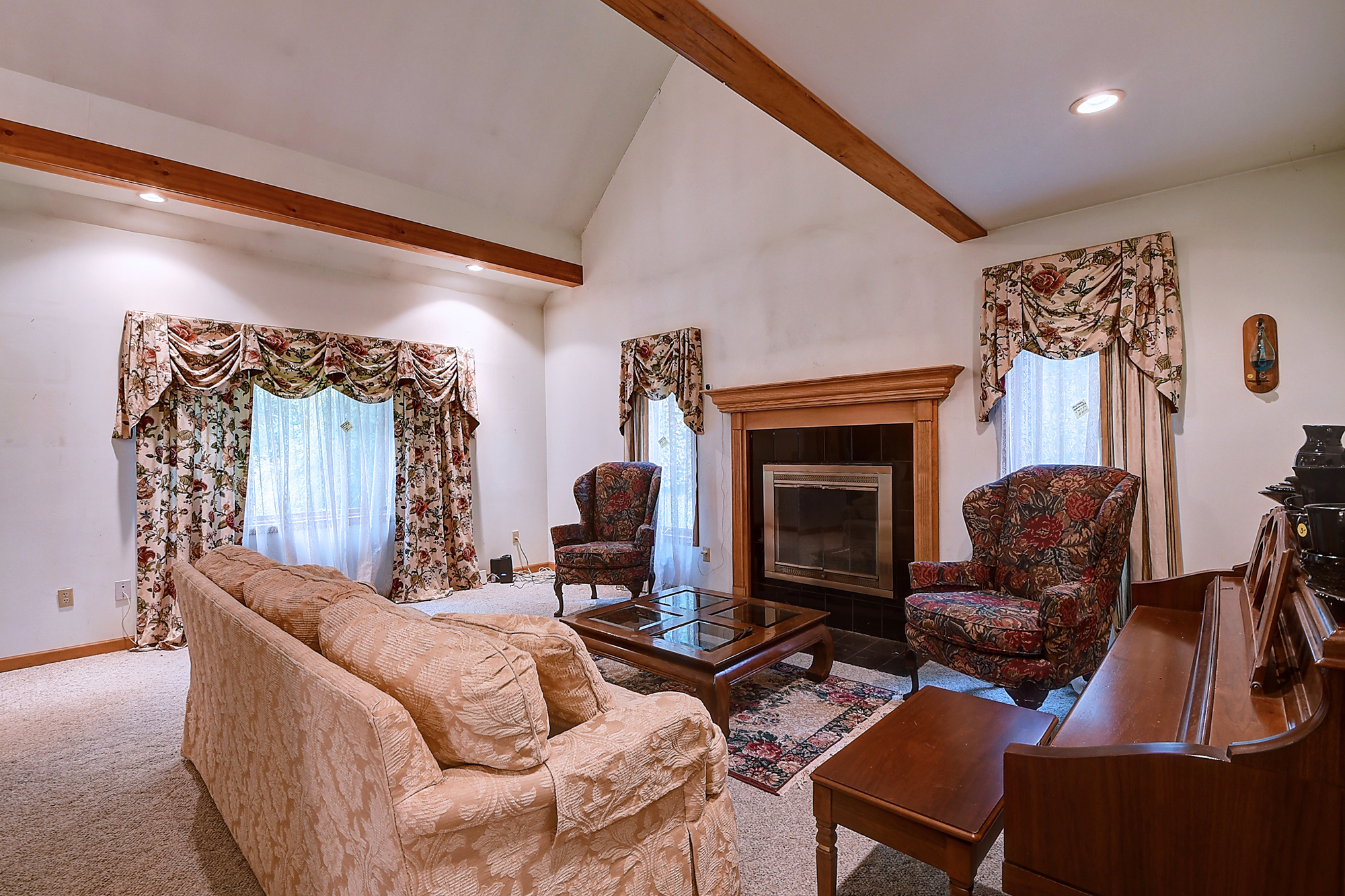 Bethlehem, Connecticut, 06751, United States, 3 Bedrooms Bedrooms, ,4 BathroomsBathrooms,Residential,For Sale,1987102