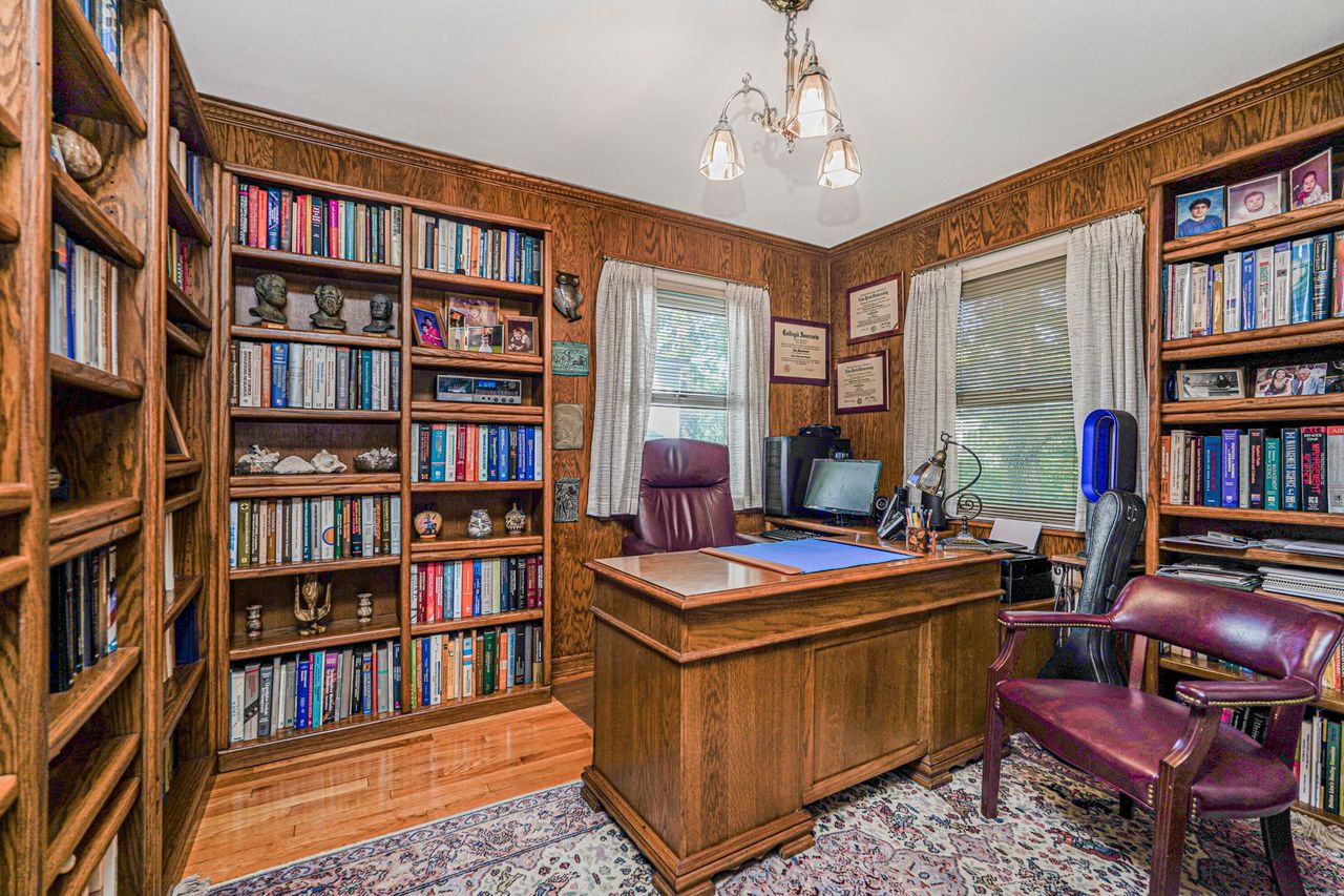 Staten Island, New York, 10302, United States, 5 Bedrooms Bedrooms, ,2 BathroomsBathrooms,Residential,For Sale,1914659
