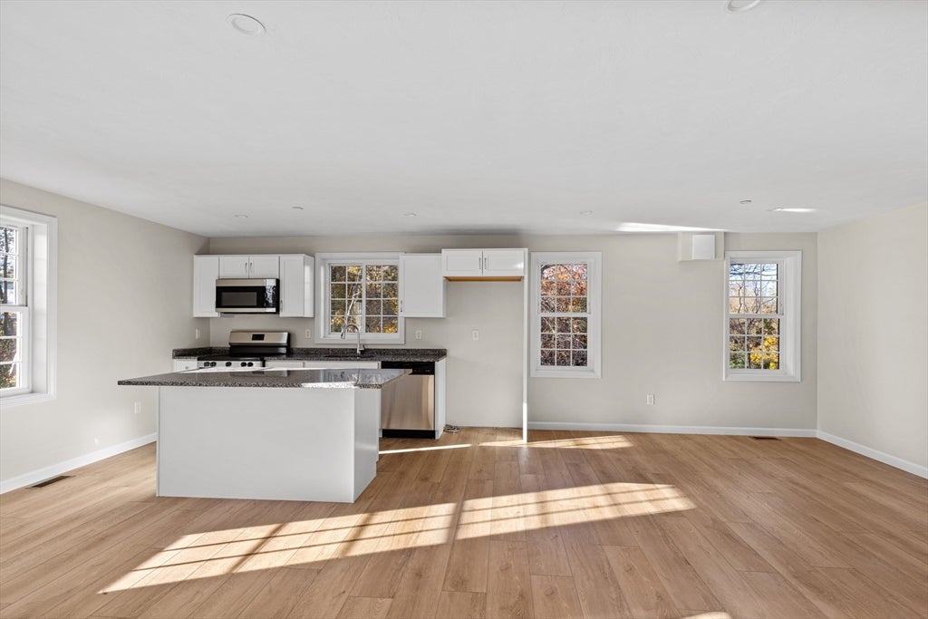 Plymouth, Massachusetts, 02360, United States, 2 Bedrooms Bedrooms, ,2 BathroomsBathrooms,Residential,For Sale,1988520