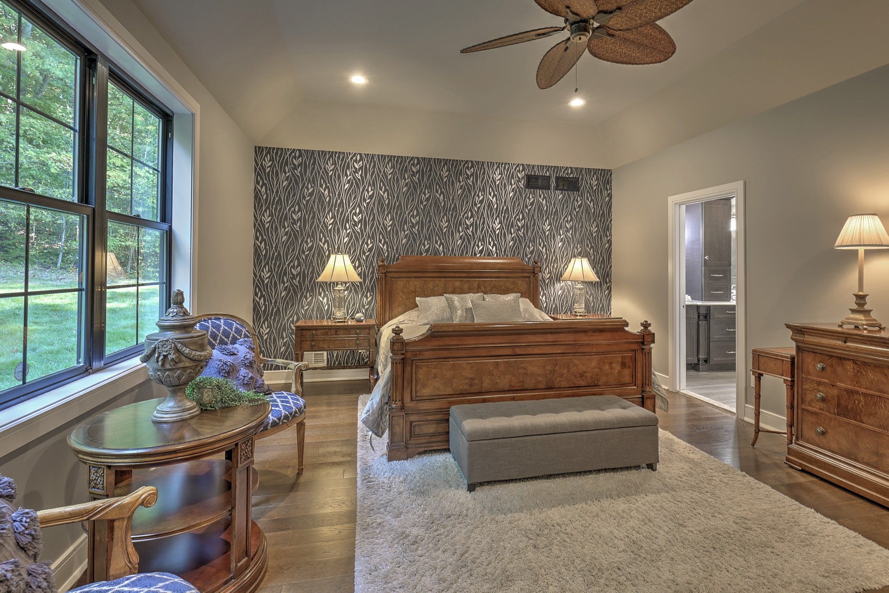  Custom Built Home Blends Classic Elegance with Modern Amenities - 物件實景
