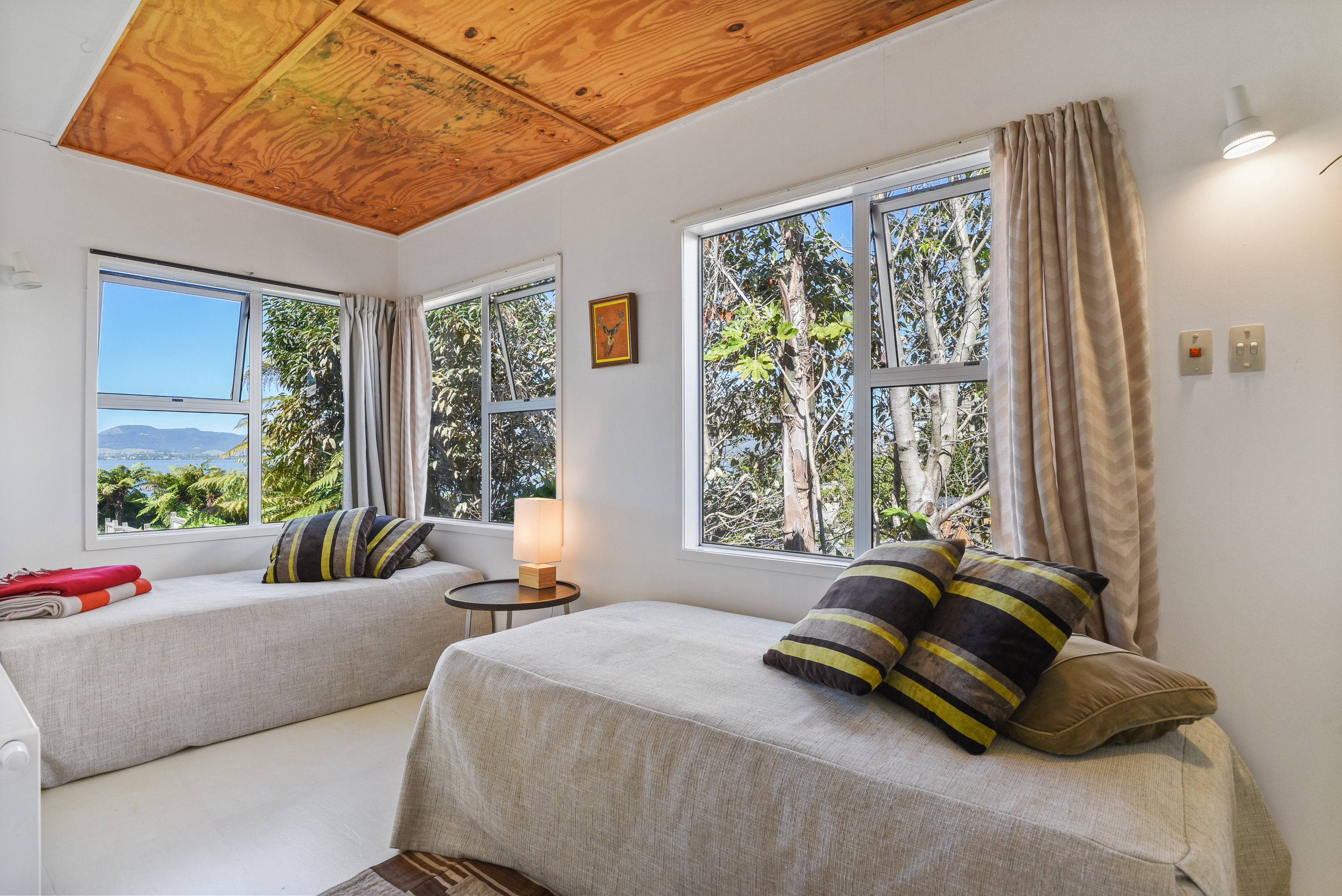  A Bach, A Lake, and a Blank Canvas - 物件實景