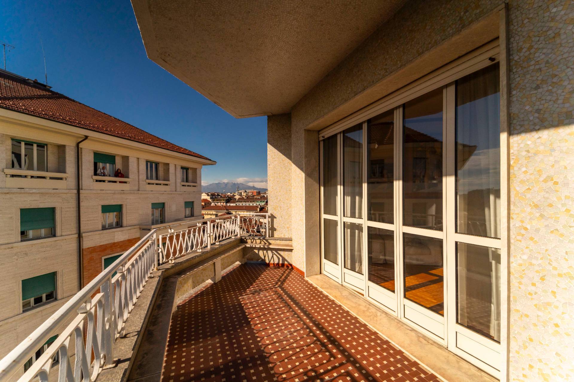 Torino, Torino, 10100, IT, 4 Bedrooms Bedrooms, ,3 BathroomsBathrooms,Residential,For Sale,1989083